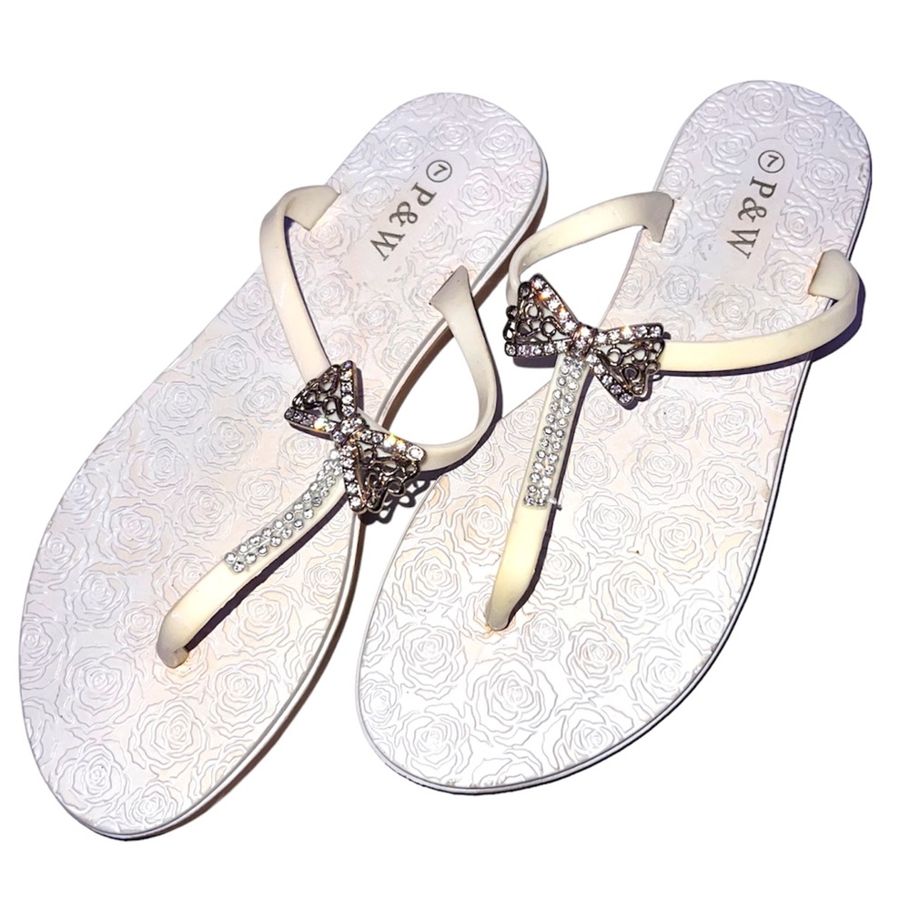 𝐏&𝐖 | RHINESTONE BOW FLIP FLOPS